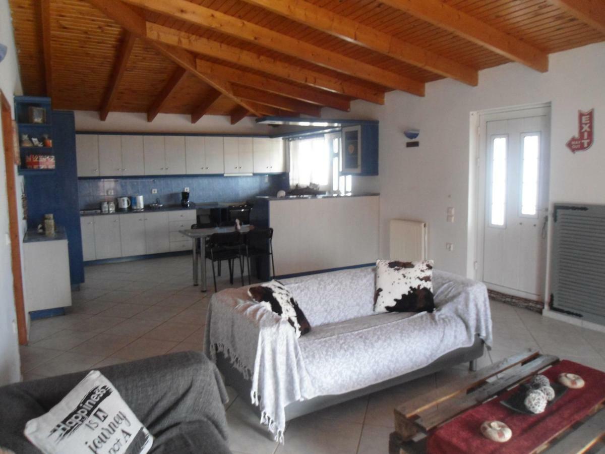 Sunny Apartment 15 Min From Airport And Sea Artemida  Exterior photo