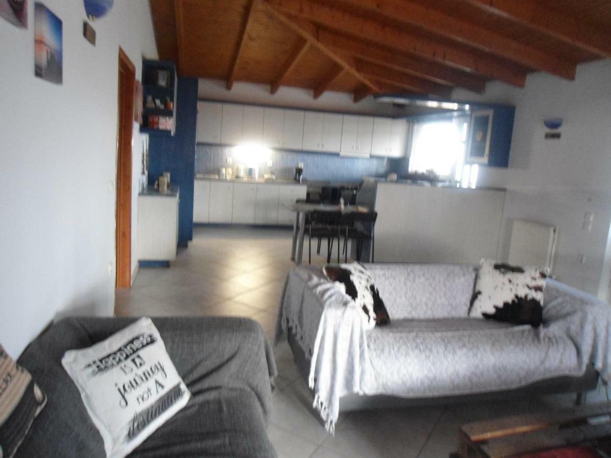 Sunny Apartment 15 Min From Airport And Sea Artemida  Exterior photo